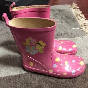 Girls pink princess rain boots in size 13.5